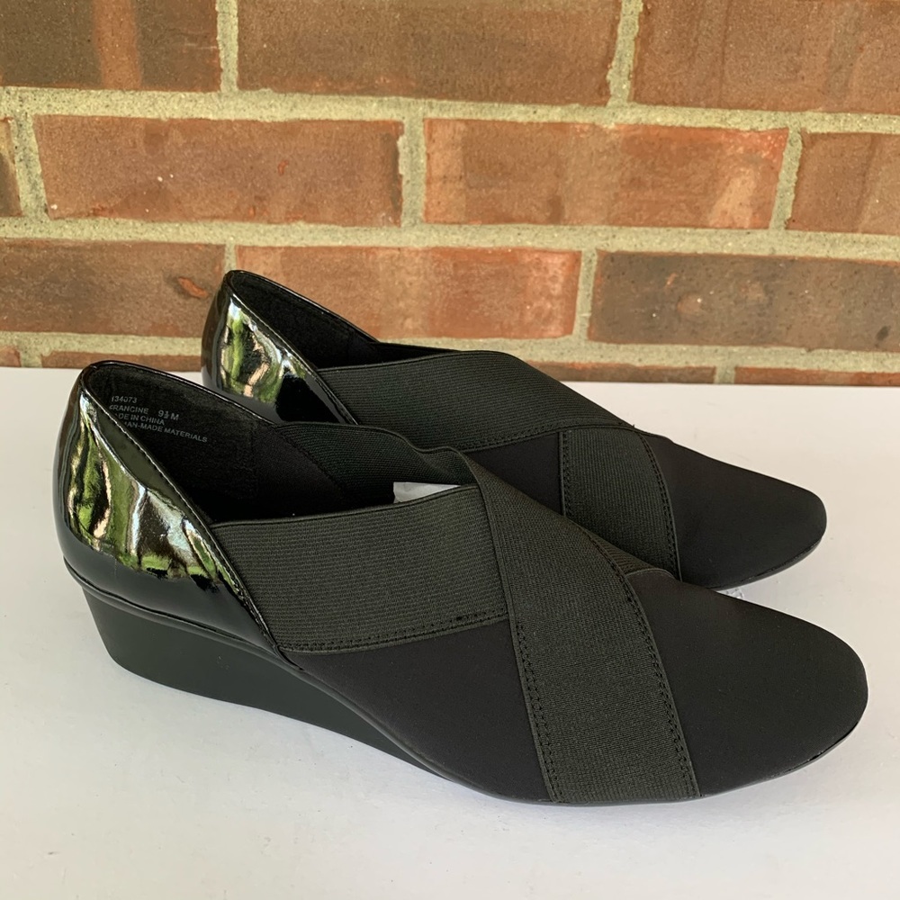 Like new Michael Shannon black wedge shoes
